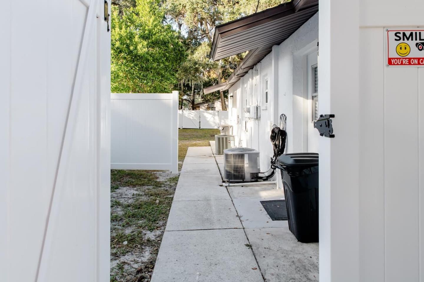 Walk Everywhere! 1-Bedroom Gem In Downtown Hub New Port Richey Exterior foto
