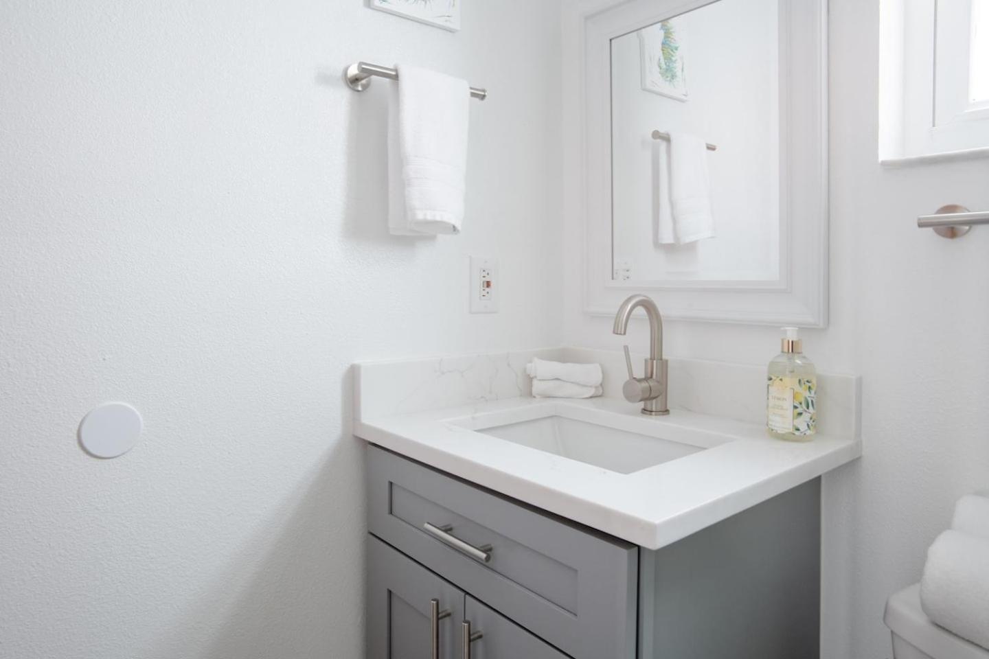 Walk Everywhere! 1-Bedroom Gem In Downtown Hub New Port Richey Exterior foto