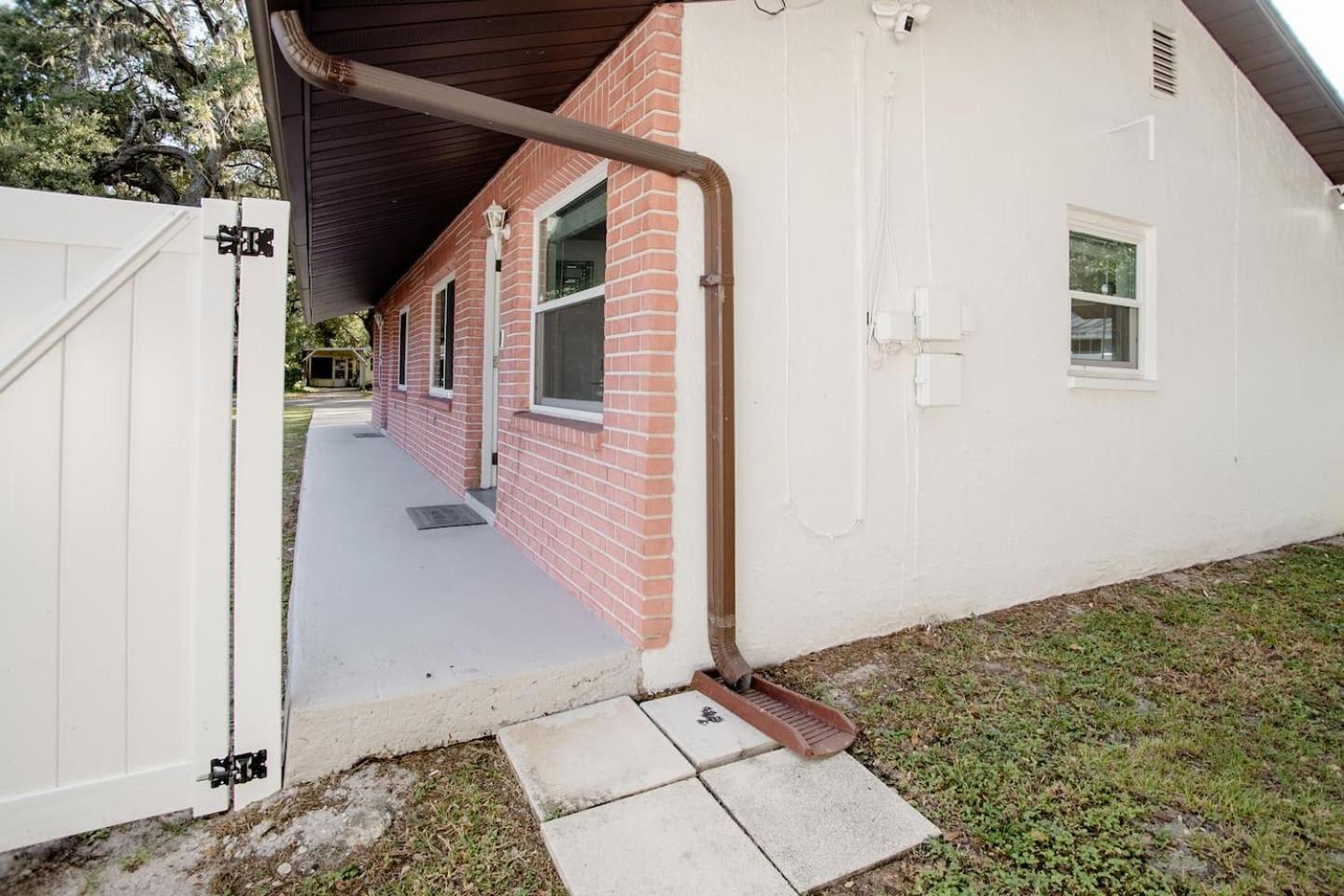 Walk Everywhere! 1-Bedroom Gem In Downtown Hub New Port Richey Exterior foto